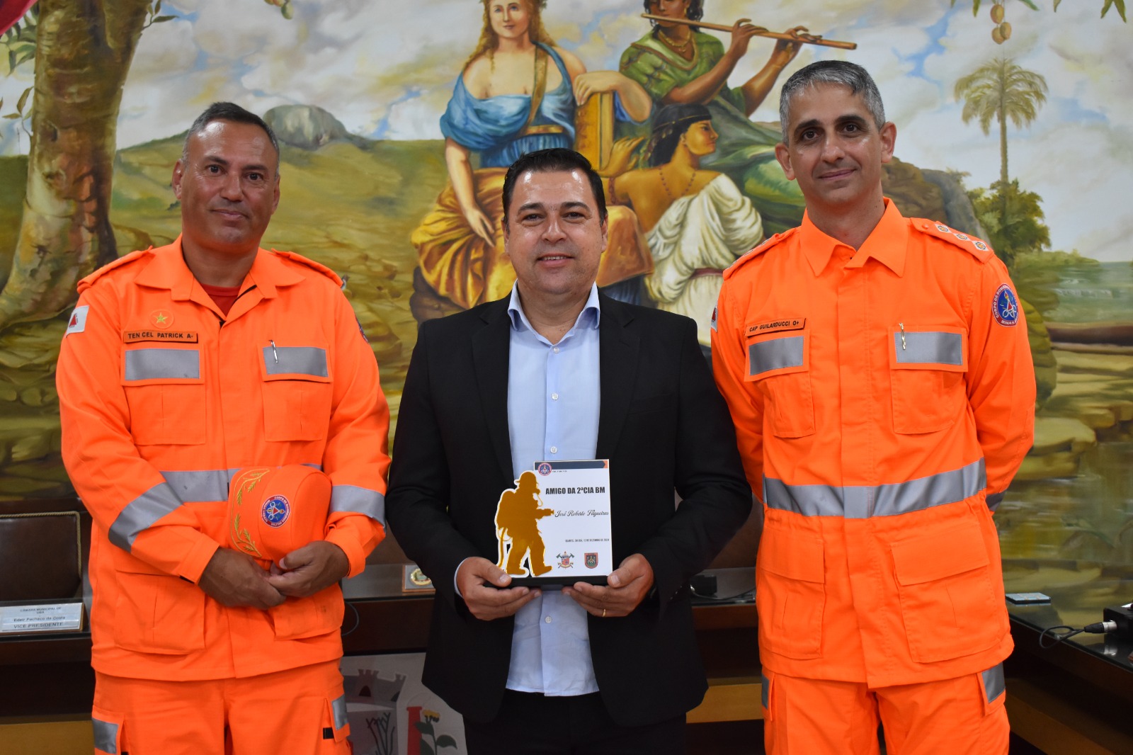 Companhia de Bombeiros Militar de Ubá comemora 36 anos com homenagens na CMU